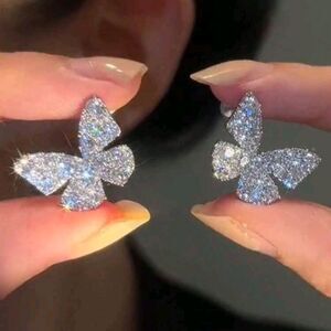 New Elegant Silver Floral Earrings